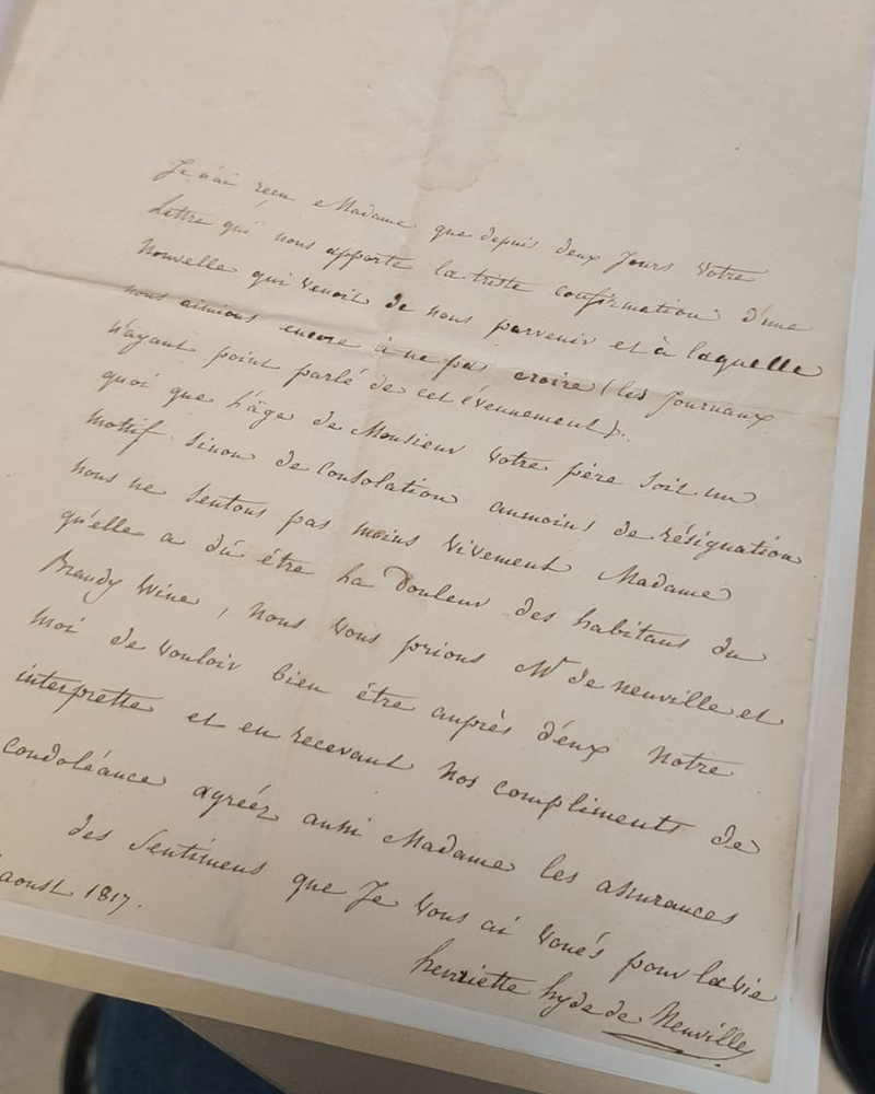 The 200-year-old letters from Baroness Henriette Hyde de Neuville to Gabrielle Joséphine du Pont reveal details of life for women in the 1800s.
