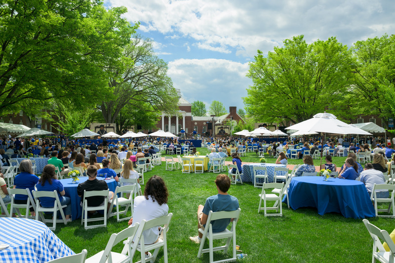 Thousands gathered on The Green to celebrate UD’s 29th president.