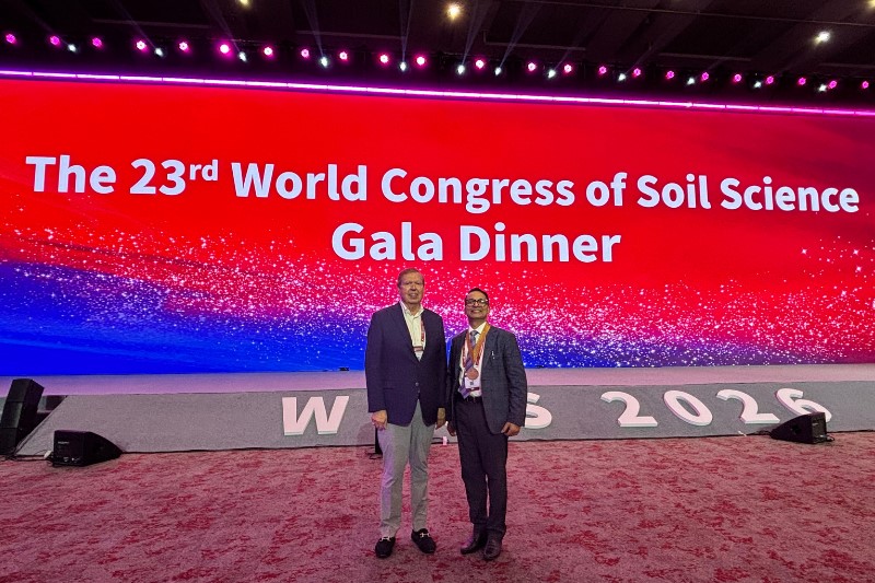 Deb Jaisi recently attended the World Congress of Soil Sciences in China as a 2026 recipient of the International Union of Soil Sciences (IUSS) Innovation Award. He is pictured with Don Sparks, Unidel S. Hallock du Pont Chair in Soil and Environmental Chemistry emeritus, who nominated Jaisi for the award.