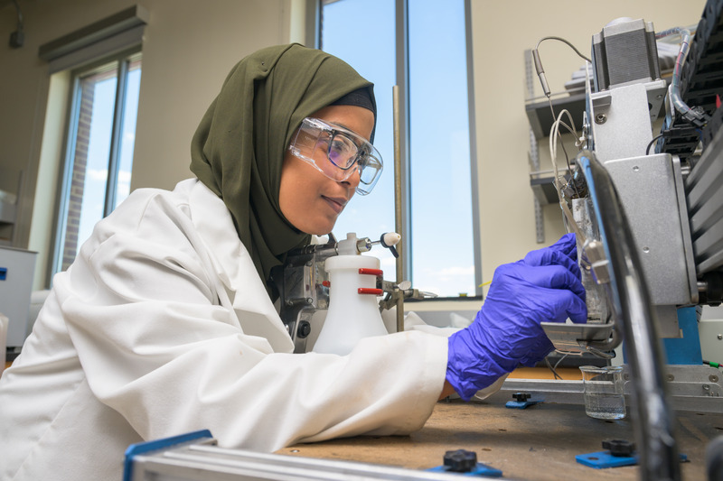 University of Delaware doctoral candidate Safina-E-Tahura Siddiqui developed a spray-jet method that could help build a more sustainable supply chain for hydrogen-energy technologies by giving critical materials a second life.