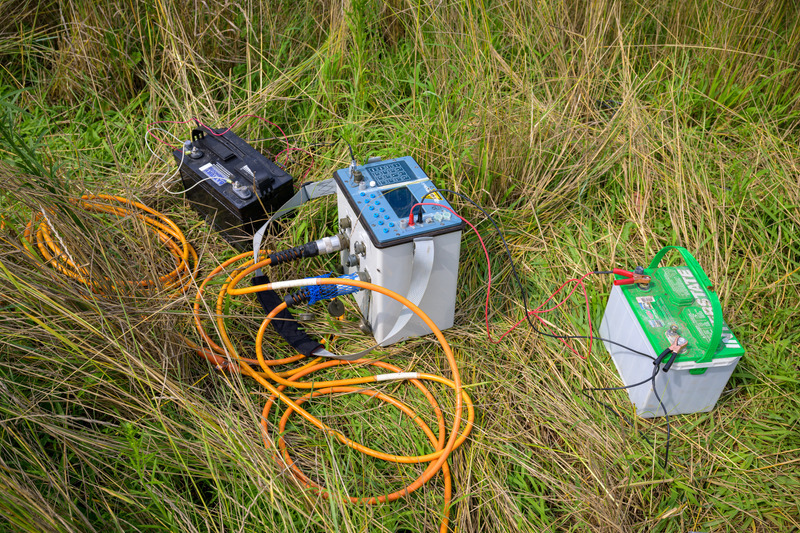 This is an electrical resistivity meter, the equipment researchers are using to measure the electrical properties of crop roots.