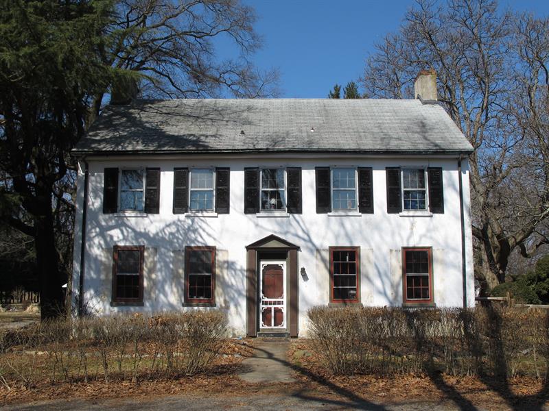 Exterior photo of the Grantham-Edwards-McComb House