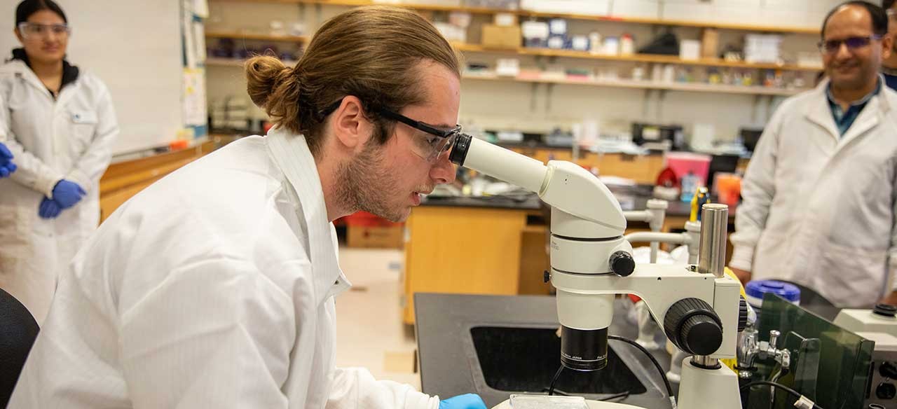 BioTech students in various labs in Willard Hall.