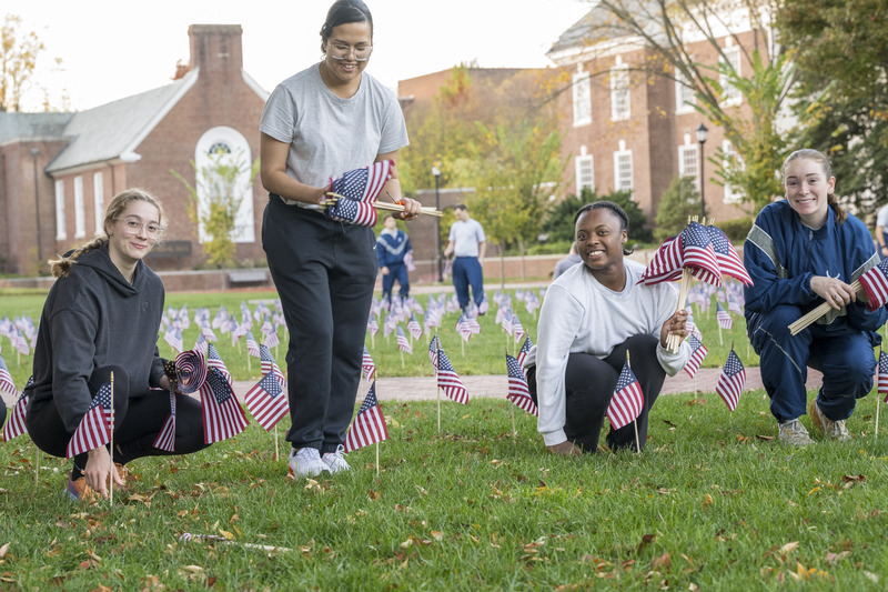 Armed Forces Reserve Officers' Training Corps (ROTC) Air Force and Army students, staff and members of the Blue Hen Veterans (BHV) registered student organization (RSO) installed 7,088 flags for this year’s display.
