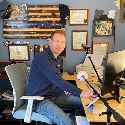  “Cops are given things to look for, certain body language clues, when they’re interrogating someone,” said Jerry Turning. “You’re told if you rely on these clues, you’ll be successful at your job. And 99% of the time, that’s accurate — I don’t want to besmirch the training. But for a large and growing segment of our world, the rules don’t apply.” 