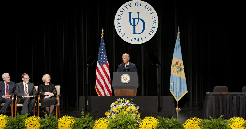 Joe Biden donates senatorial papers to UD